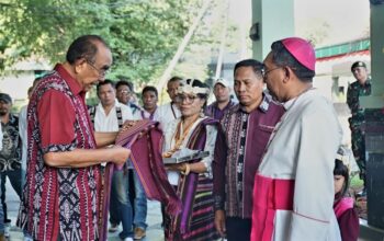 Di hadapan ribuan umat Uskup Larantuka Mgr Yohanes Monteiro tekankan pemberdayaan ekonomi sebagai bentuk iman.
