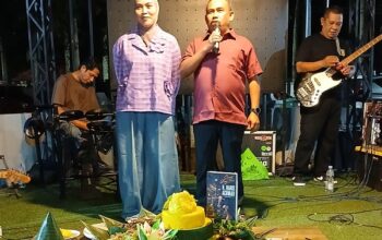 Malam di salah satu kafe di Kota Sinjai, Sabtu (11/7/2026), berubah menjadi panggung kebahagiaan atas Ulang Tahun Kadis PUPR Sinjai