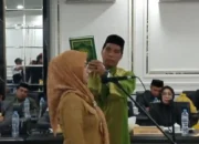 Merasa haknya sebagai terperiksa diabaikan, Bupati Husniah memilih walk out dari Sidang Hak Angket DPRD Gowa.