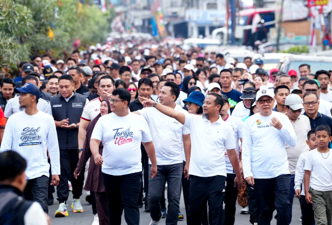 Gubernur dan Tiga Kepala Daerah Hadiri HUT ke-8 Kabupaten Toraja Utara yang berlangsung di Rantepao, Sabtu (25/7/2026)