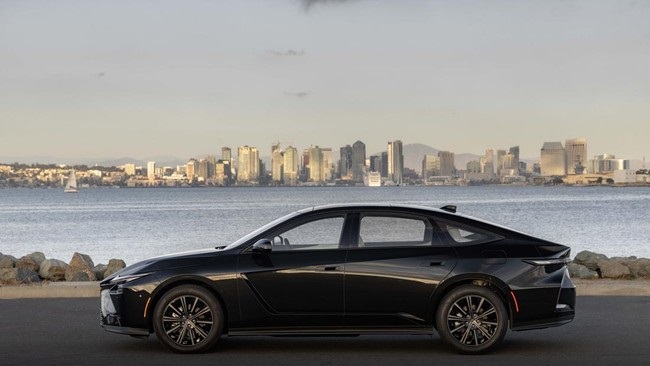 The All-New Lexus ES segera meluncur di Indonesia menandai babak baru mobilitas premium yang relevan dengan perkembangan teknologi elektrifikasi