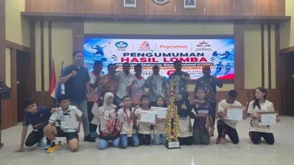 Kontingen Kota Makassar borong 11 medali emas dan keluar sebagai juara umum O2SN Tahun 2026 tingkat Sulawesi Selatan.