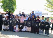 Menggandeng Dinas Pendidikan Kota Makassar, Rumah Zakat membuat 56 murid SD Negeri Parinring tersenyum semringah