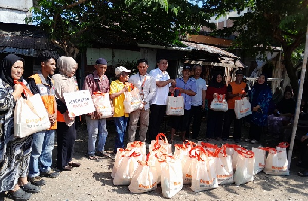 Rumah Zakat terus menebar kebaikan, kali ini, sebanyak 30 warga Karampuang Makassar mendapat bantuan pangan