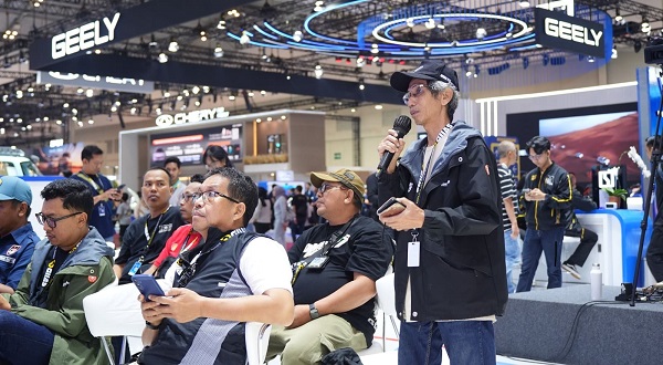 PT Federal International Finance atau FIFGROUP perluas edukasi keselamatan berkendara di Panggung GIIAS 2026.