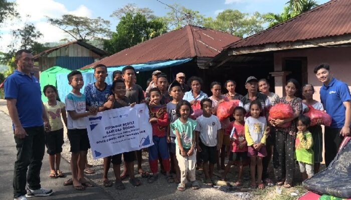 FIFGROUP Salurkan 1.200 Sembako Untuk Korban Gempa NTT