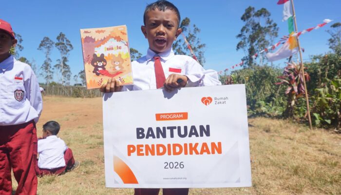 Bantuan Perlengkapan Sekolah untuk Siswa SD Inpres Lembanna