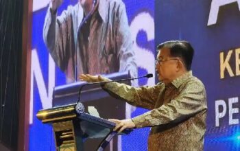 Mantan Wakil Presiden Jusuf Kalla sebut dunia masuki era deglobalisasi dan tak ada sistem ekonomi yang berlaku mutlak sepanjang sejarah