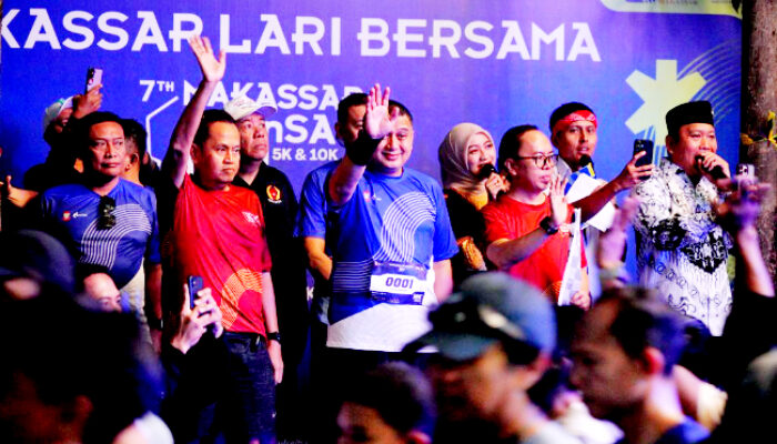 Appi Melepas dan Mengikuti SMAnSA Run 10 KM