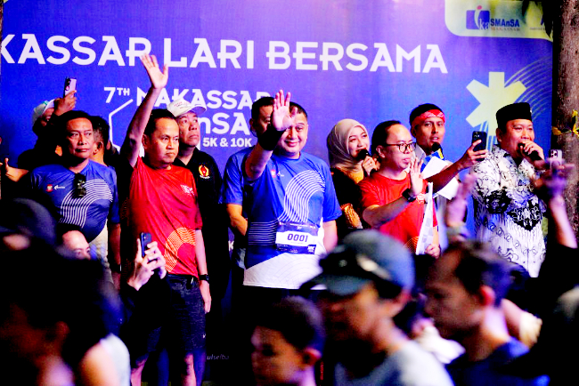 Appi Melepas dan Mengikuti SMAnSA Run 10 KM pada Minggu (2/8/2026) di Jl. Sudirman Makassar dalam kategori 10K dan 5K