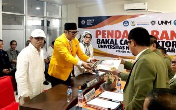 Sejumlah akademisi dan seniman kawal Dr Arifin Manggau daftar bakal calon Rektor UNM (Universitas Negeri Makassar) periode 2027-2031.