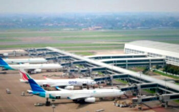 Band Bandara Internasional Soekarno-Hatta (Soetta), Tangerang, Banten, ditutup sementara, akibat dampak erupsi Gunung Anak Krakatau