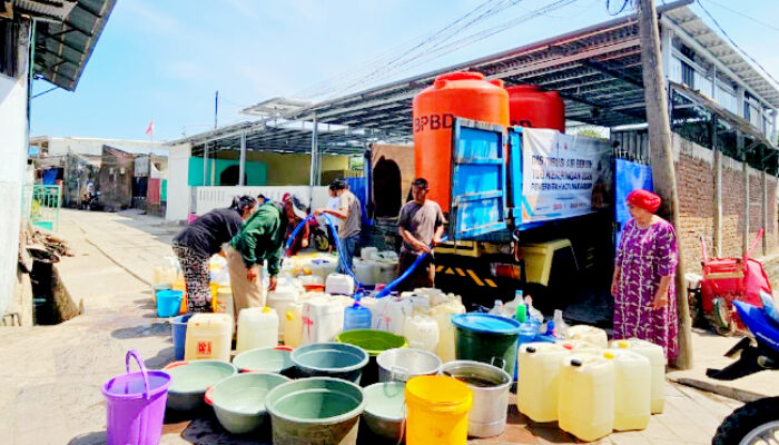 Kekeringan, 12.933 Warga Menerima Bantuan Air Bersih Setiap Hari