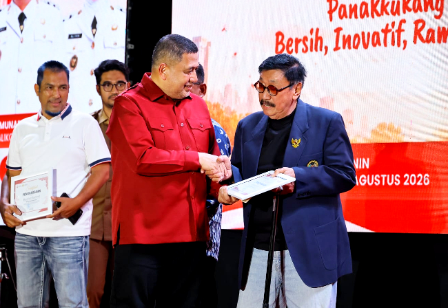 Penghargaan Pemkot Makassar Jadi Kado Ulang Tahun Iwan Azis sebagai tokoh masyarakat teladan dan inspiratif