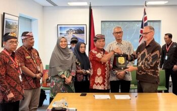 Pemerintah Provinsi Kalimantan Utara atau Kaltara inisiasi sekolah berbahasa Inggris berstandar internasional melalui penandatanganan MoU