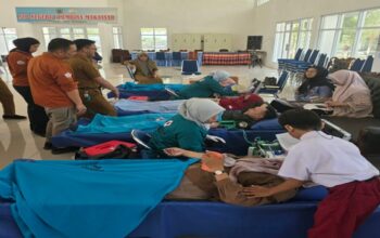SLBN 1 Makassar gandeng PMI Kota Makassar gelar donor darah untuk membantu memenuhi kebutuhan darah masyarakat