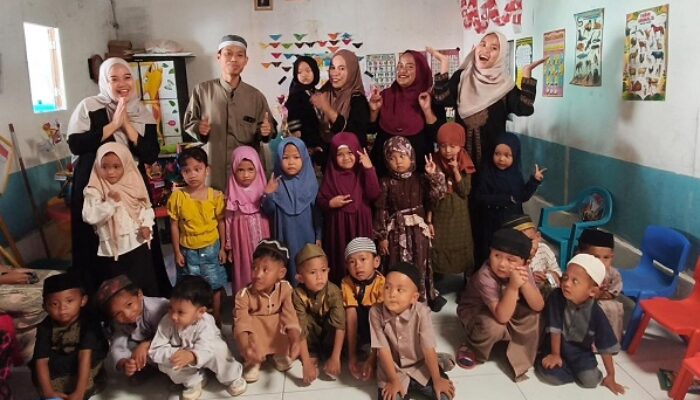Ustaz Samir Bawakan Hikmah Maulid Di TK Mawar Pulau Kodingareng