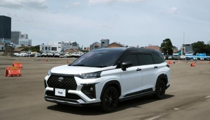 Toyota Veloz Mobil Hybrid Terlaris Agustus 2026