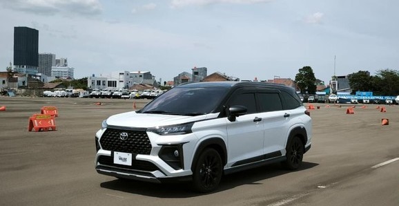Toyota Veloz Mobil Hybrid termahal Agustus 2026 di Indonesia berdasarkan distribusi dari pabrik ke dealer (wholesales)