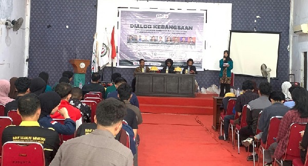 Badan Eksekutif Mahasiswa Universitas Indonesia Timur (BEM UIT) menggelar Dialog Kebangsaan bertajuk EKOPOLTAN