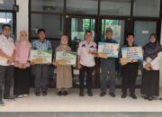 Unit Pengumpul Zakat atau UPZ Baznas Sulsel salurkan beasiswa kepada 4 murid melalui Cabdin Pendidikan Wilayah I
