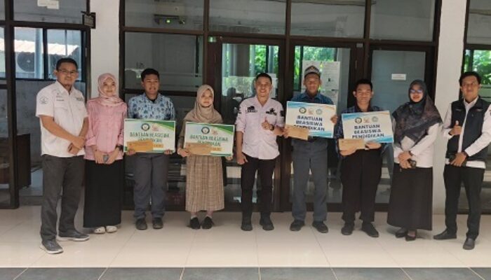 UPZ Baznas Sulsel Salurkan Beasiswa Kepada 4 Murid