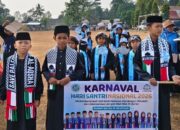 Puluhan santri dari 24 TK/TPA di Sinjai ramaikan Hari Santri Nasional 2026, Minggu (11/10/2026). Mereka turun ke jalan mengikuti karnaval