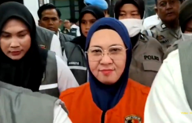 Mantan Bupati Gowa Husniah Talenrang Ditahan setelah menjalani pemeriksaan di Mapolda Sulsel selama enam jam
