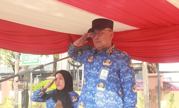 Kepala Balai Besar Guru dan Tenaga Kependidikan Sulsel Dr Arman Agung menjadi inspektur upacara pada peringatan Hari Sumpah Pemuda ke-98