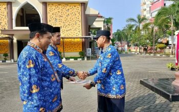 Dua pegawai Balai Besar Guru dan Tenaga Kependidikan (BBGTK) Sulawesi Selatan naik pangkat, satu purnabakti.