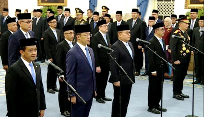 Prabowo Reshuffle 16 Pejabat, Dari Menteri Hingga Kepala Badan