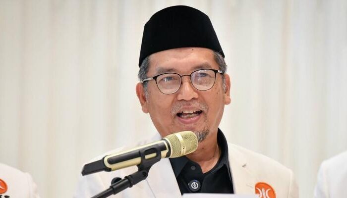 PKS Janji Jembatani Aspirasi Publik Ke DPR Soal Ijazah Gibran